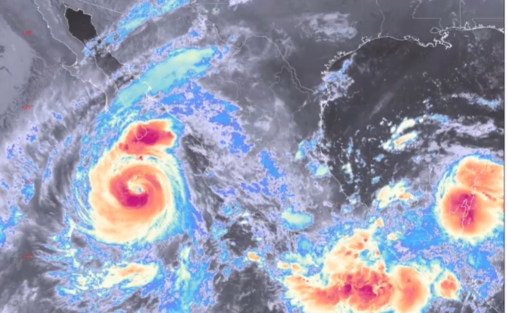 Probabilidad para desarrollo ciclónico, localizada en la zona de Chiapas y Oaxaca, una circulación ciclónica en altura, frente a la costa de Veracruz
