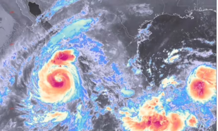 Probabilidad para desarrollo ciclónico, localizada en la zona de Chiapas y Oaxaca, una circulación ciclónica en altura, frente a la costa de Veracruz