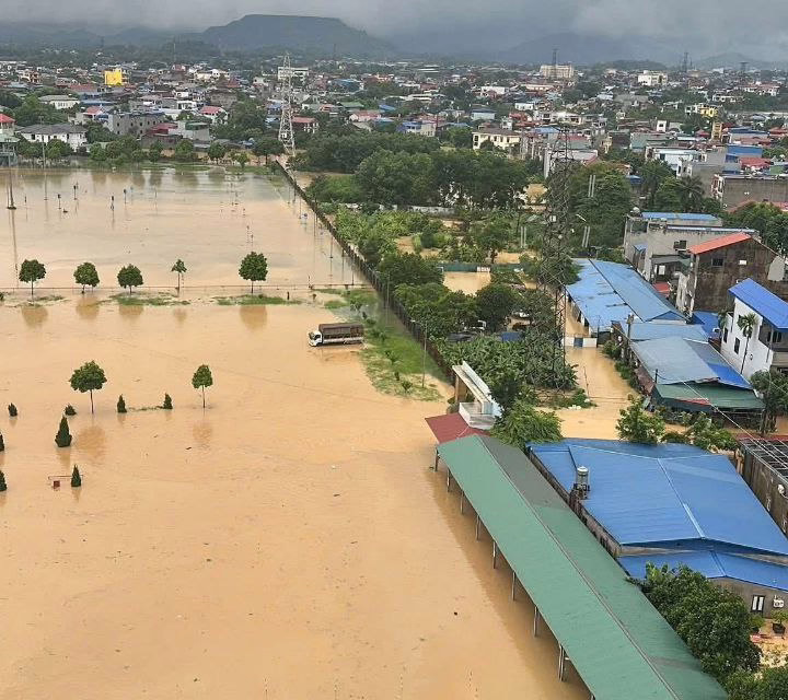 FUERTES INUNDACIONES EN VIETNAM 