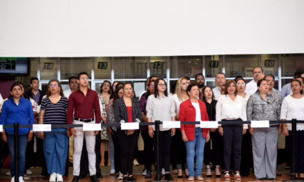 Gobierno del Estado responde a solicitudes escolares con mobiliario a 920 planteles