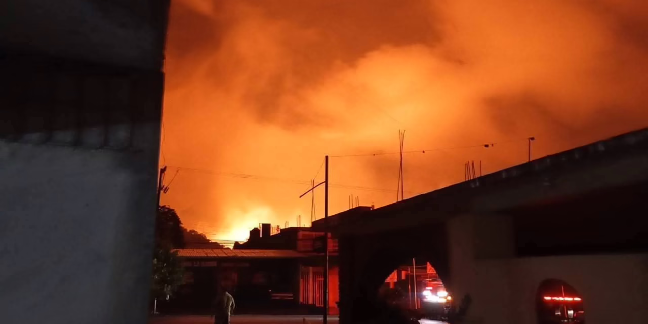 Video:Explosión en ducto de pemex 𝐞𝐧 𝐗𝐢𝐜𝐨𝐧𝐭𝐞𝐩𝐞𝐜 𝐏𝐮𝐞𝐛𝐥𝐚