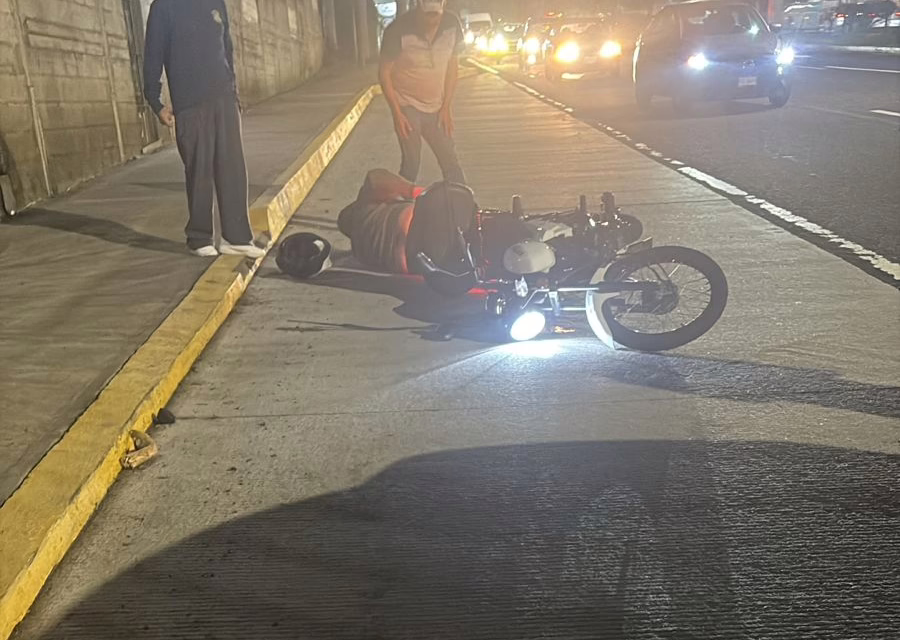 Motociclista lesionado a la altura de Plaza El Juguete