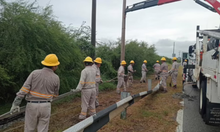 La CFE ha restablecido el suministro eléctrico al 85% de los usuarios afectados por las fuertes lluvias y vientos.