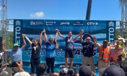 Xalapeña primer lugar en Aguas Abiertas en Huatulco, categoría 3k