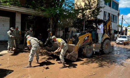 El Ejército Mexicano, Fuerza Aérea y Guardia Nacional auxilian a la población afectada en Poza Rica