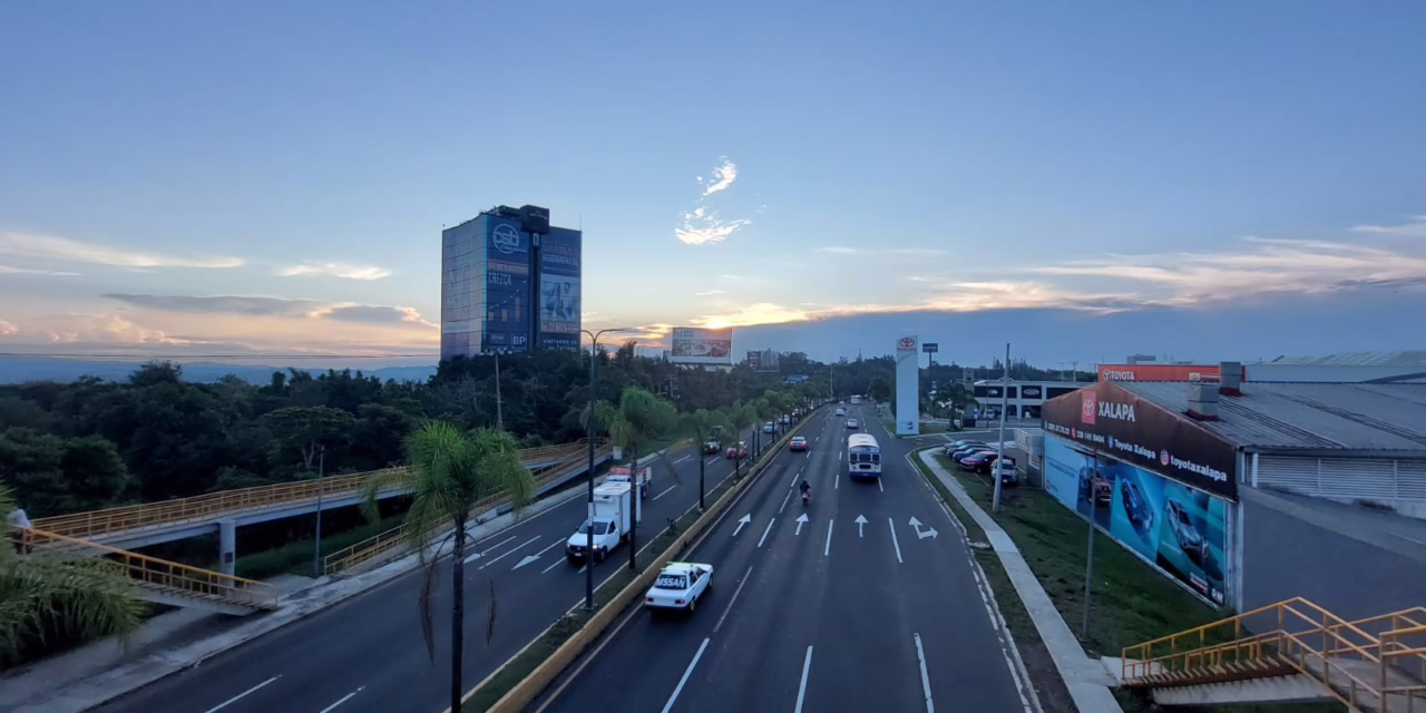 Condiciones para lluvias asiladas de intensidad ligera a moderada en el estado de Veracruz.