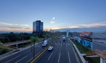Condiciones para lluvias asiladas de intensidad ligera a moderada en el estado de Veracruz.