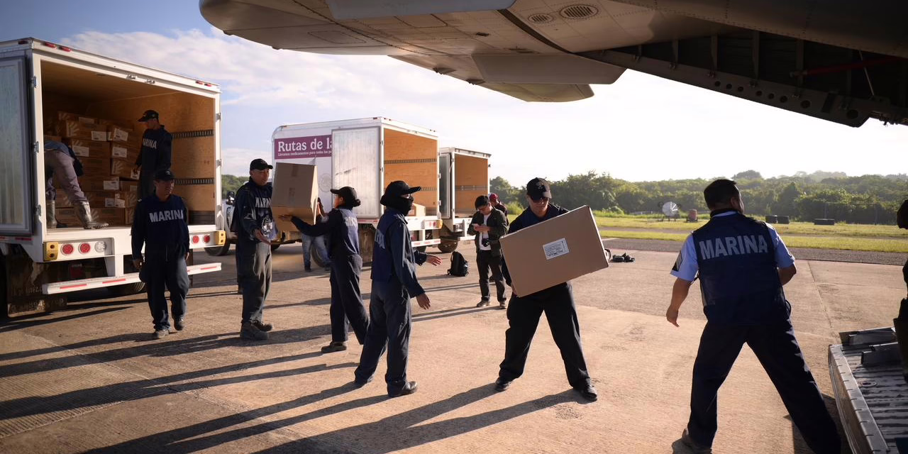 Llegan a Veracruz 18 toneladas de medicamentos y refuerzos para brigadas de salud