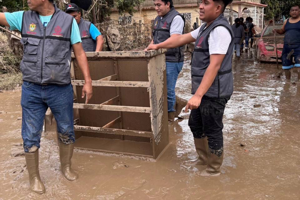 Coordinación Federal y Estatal ante inundaciones: “No nos dejaron solos”, afirma la Gobernadora Rocío Nahle