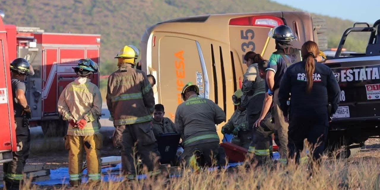 Volcadura de un camión de pasajeros en Sonora, 7 personas sin vida