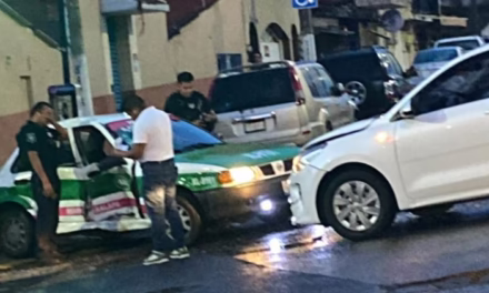 Choque en Américas esquina con la calle Pípila, Xalapa