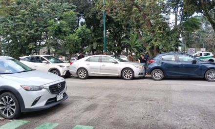 Dos accidentes en la avenida Adolfo Ruiz Cortines, Xalapa