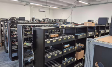 Detenidos los líderes de una red que creaba miles de tarjetas SIM falsas