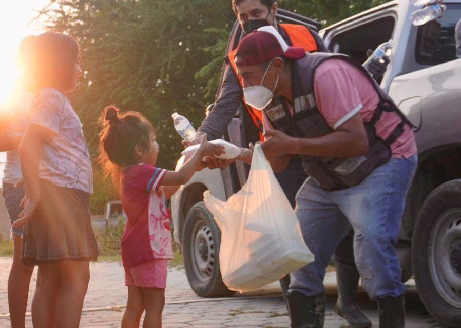 DIF Estatal permanece junto a las familias afectadas en el norte del estado