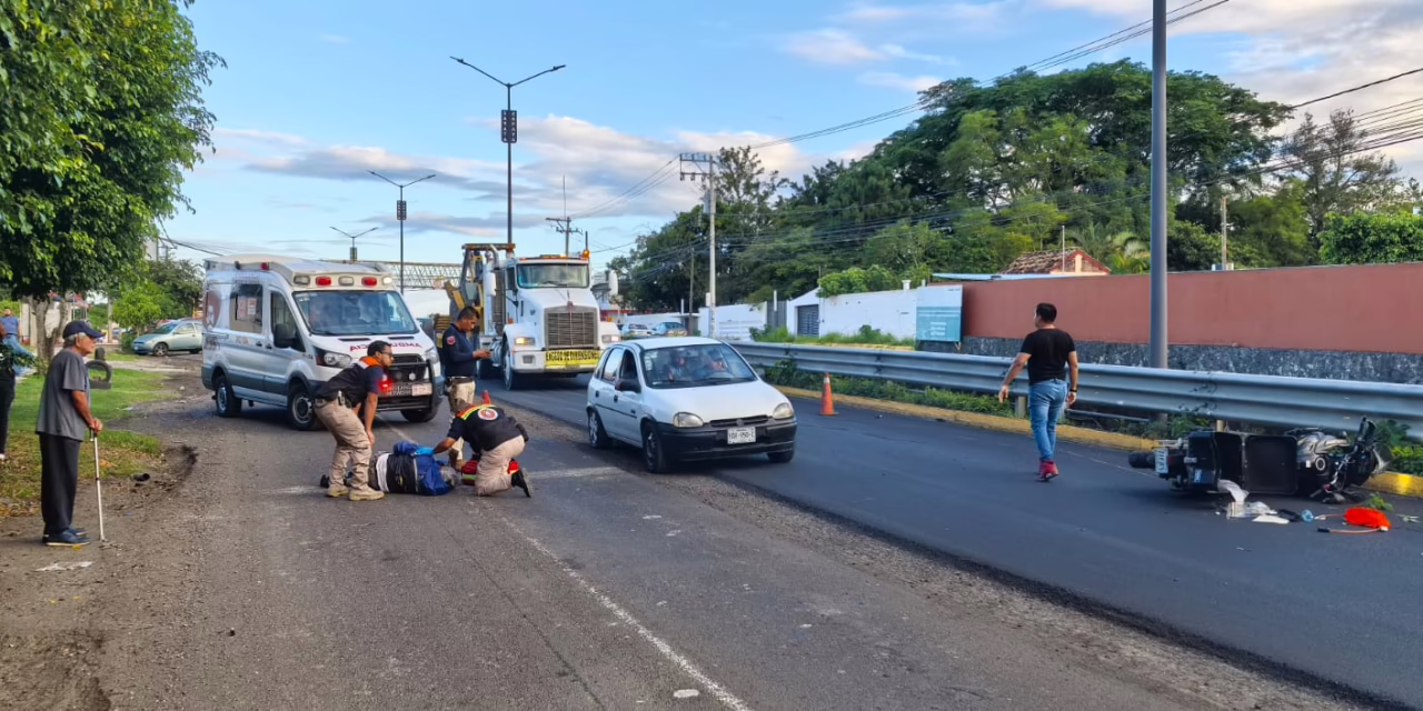 Xalapa sufre aparatosa caída en la Veracruz-Xalapa a la altura de Dos Ríos