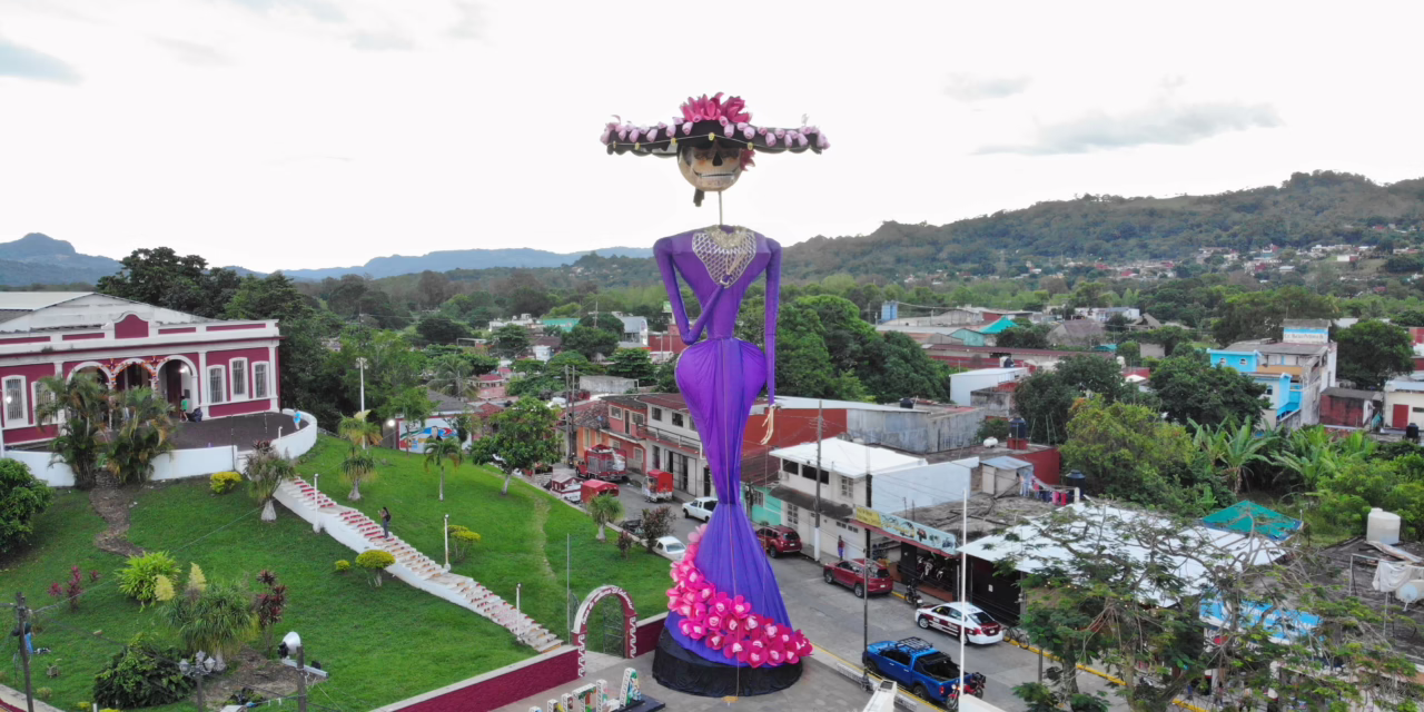 Invita SECVER a la inauguración de la Catrina Monumental 2025 en Misantla