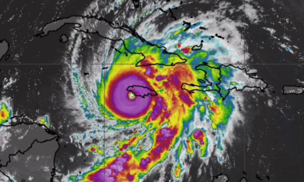 Video:Huracán Melissa, categoría 5 avanza hacia Jamaica con vientos de 278 km/h.
