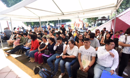 Asigna SEV 650 plazas en educación básica y media superior