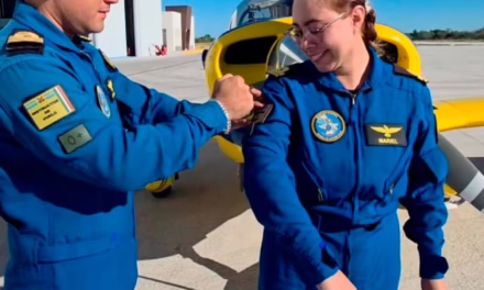 Oficial de la Armada de México se convierte en la Primera mujer Instructora de Vuelo de la Escuela de Aviación Naval