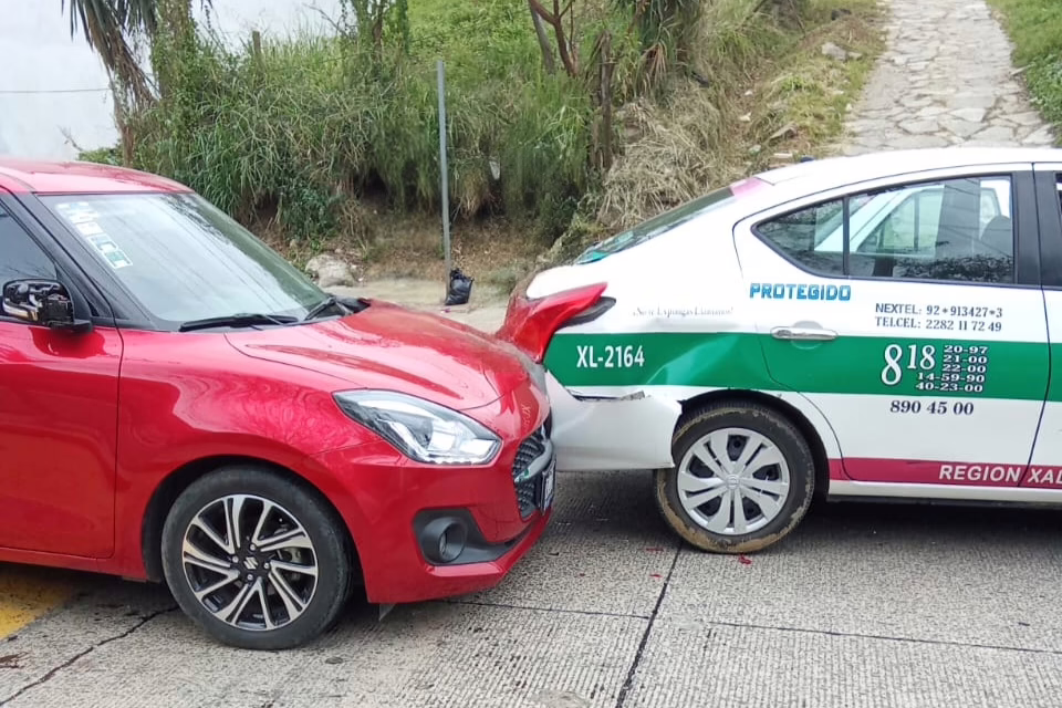 Choque a la altura del Tecnológico de Xalapa 