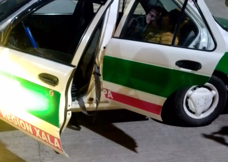Persona prensada tras fuerte accidente en Murillo Vidal; taxi involucrado