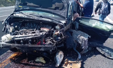 Accidente a la altura del libramiento de Plan del Río, una familia resultó lesionada