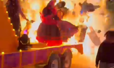 Explosión en desfile de Día de Muertos deja 10 heridos en Mazatepec en Morelos