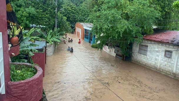 República Dominicana enfrenta serias inundaciones tras lluvias intensas