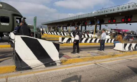 Bloqueo en la autopista México-Querétaro