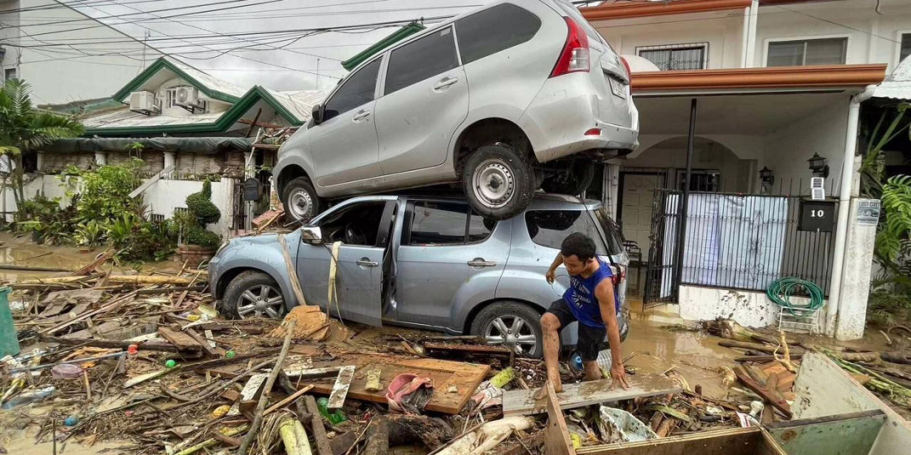 Video: Impresionante tifón dejó al menos 40 muertos y miles de desplazados en Filipinas