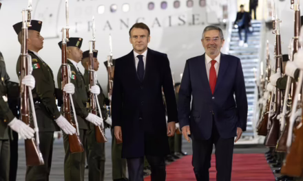 Presidente de Francia, Emmanuel Macron, llega a México para fortalecer la relación bilateral con Claudia Sheinbaum