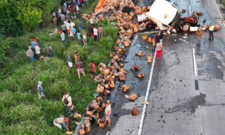 Choque de tráileres deja un muerto en la autopista Córdoba-Veracruz