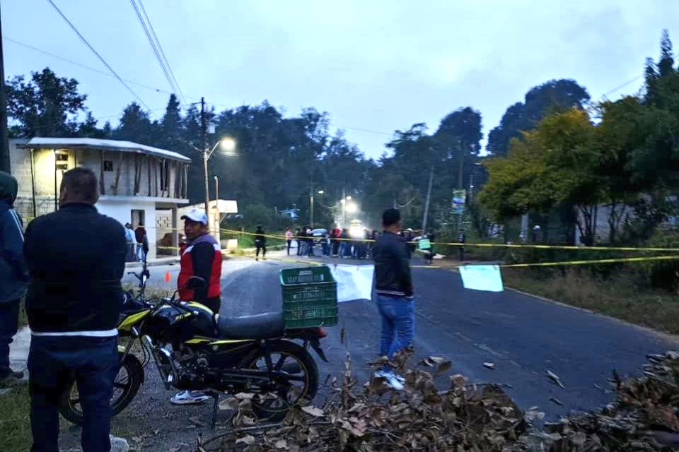 Bloquean la carretera Totutla – Xalapa a la altura del poblado de Poxtla,