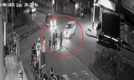 VIDEO. Así fue el momento en que un taxista en estado de ebriedad atropella a varias personas en Colombia