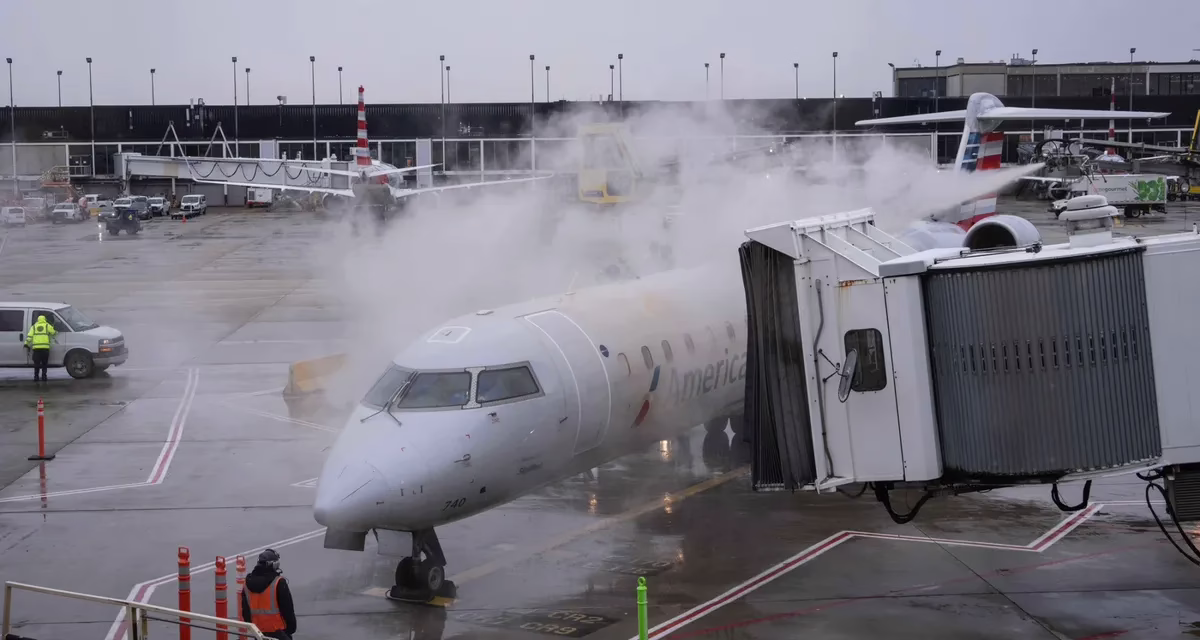 Video:Estados Unidos bajo una intensa nevada y vuelos cancelados 