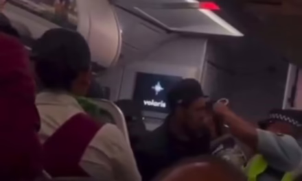 Video: Desvían vuelo Tijuana -Veracruz a Monterrey, por sujeto rijoso que fue detenido