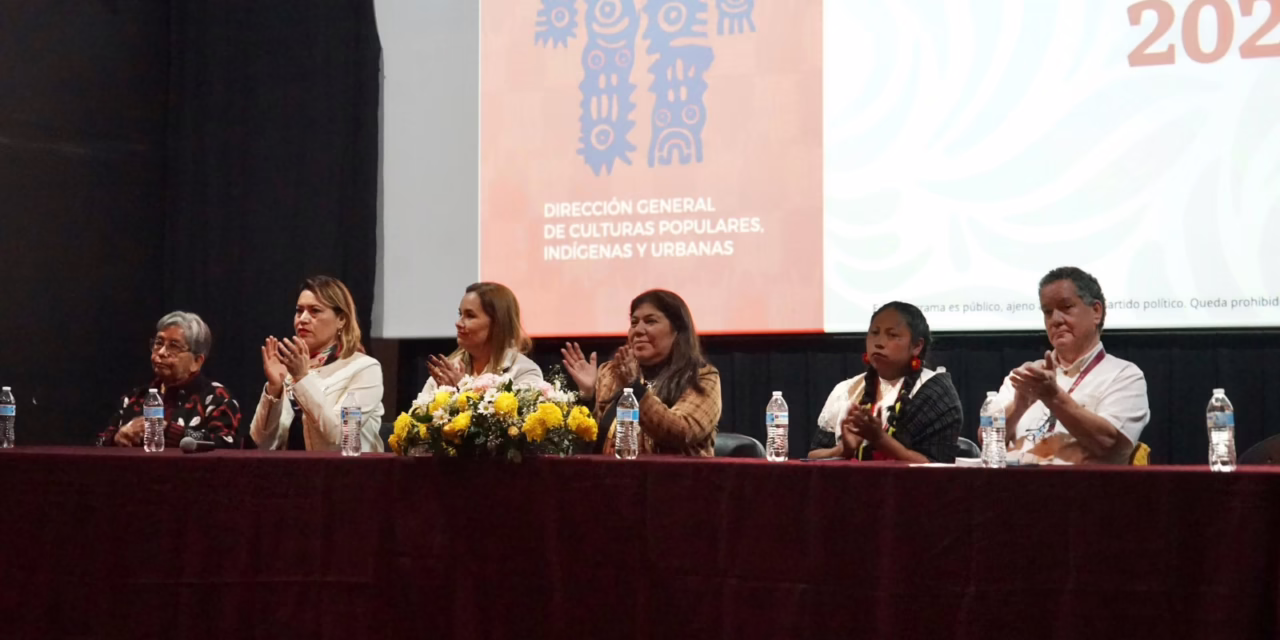 Entrega SECVER apoyos del PACMyC a proyectos culturales en 34 municipios