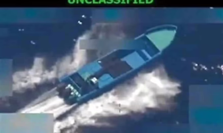 Acepta EU suspender bombardeo a lanchas en costas de México