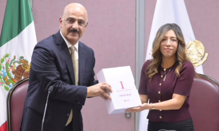 Gobierno del Estado entrega al Legislativo el Informe del primer año de Rocío Nahle