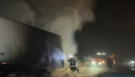 Se incendia tractocamión en el libramiento de Xalapa