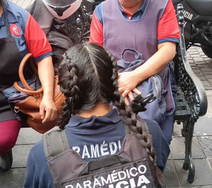 Susto en el centro de Xalapa: Corto circuito en taquería moviliza a cuerpos de emergencia