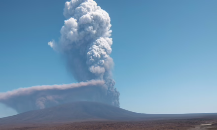 Video:Entra en erupción volcán en Etiopía