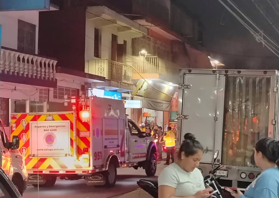 Se registra incendio en el centro de Xalapa