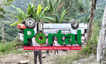 Última Hora! Accidente en Emiliano Zapata: Autobús de Miradores cae a barranca con estudiantes del Teba a bordo