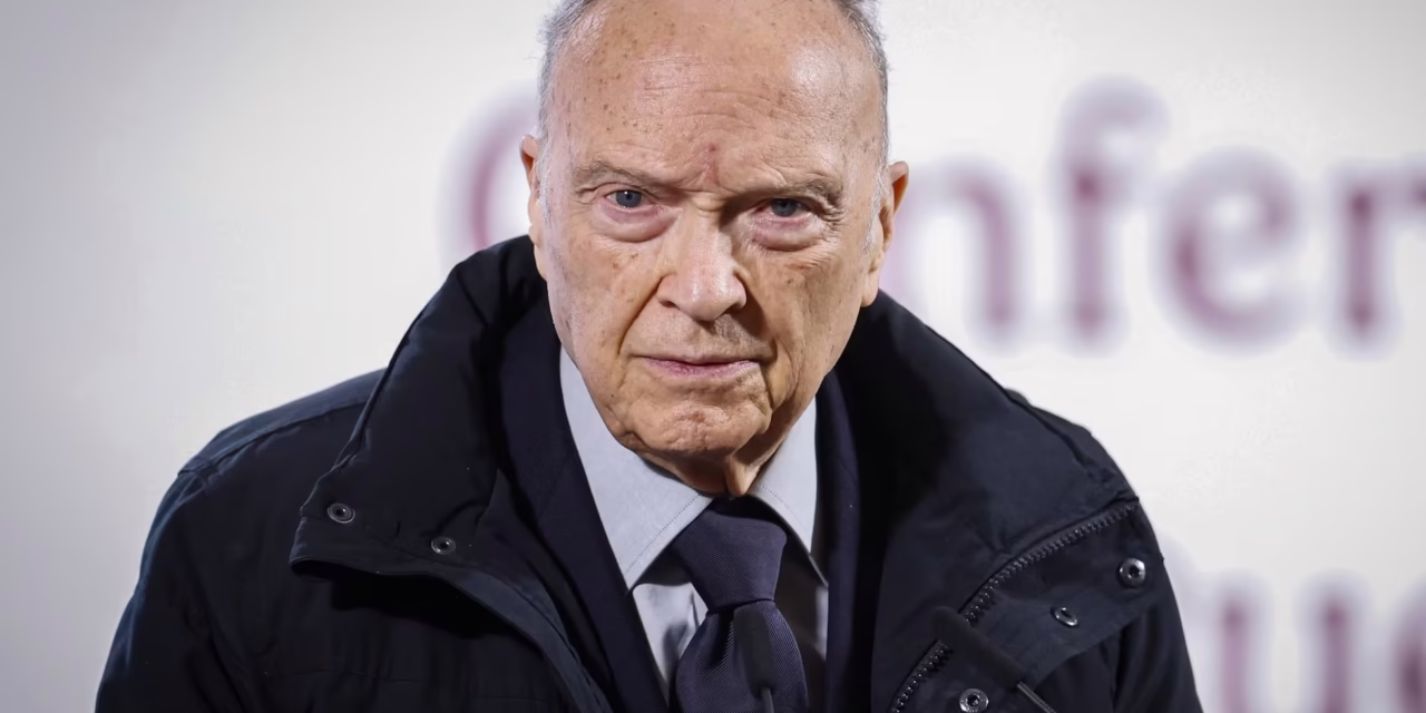 Senado aprueba salida de Gertz Manero de la FGR; será embajador en Alemania