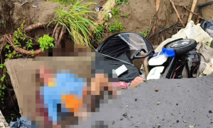 Cae motociclista a socavón cerca de la Escuela Naval en Antón Lizardo