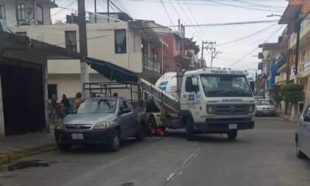 Pipa de Gas impacta a motociclista en la Colonia Carrillo Puerto