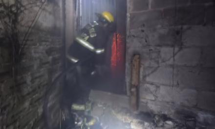 Incendio de casa habitación en la Colonia 18 de Marzo de Xalapa