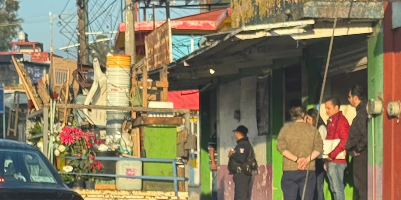 Desalojo de local de flores en Murillo Vidal