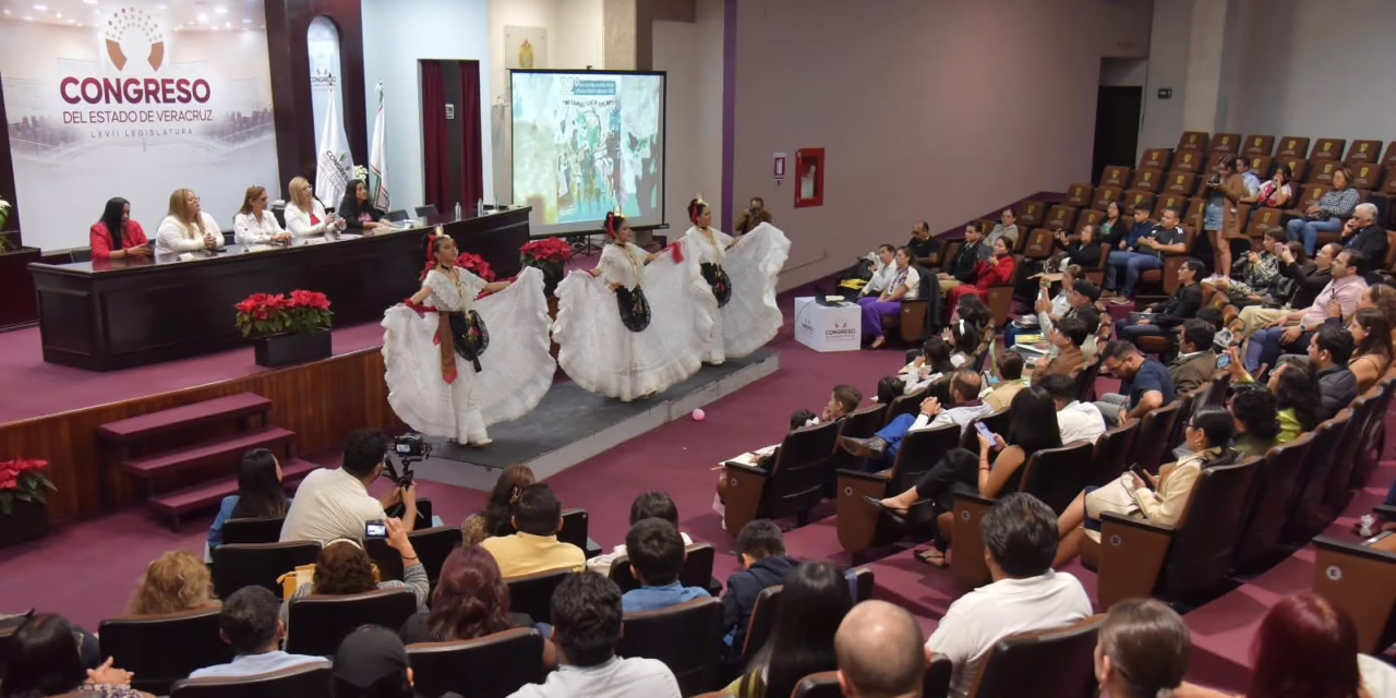 Premian a ganadores del 32° concurso de Dibujo y Pintura Infantil y Juvenil 2025